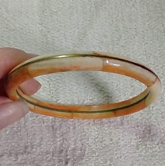 Vintage Jewelry - Goldtone white and orange bone metal Bangle bracelet vintage